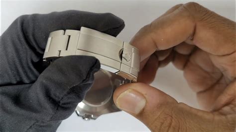 how to adjust rolex glidelock.